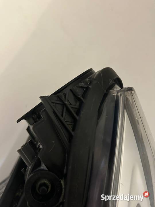 Lampa przednia lewa Xenon Volvo v40