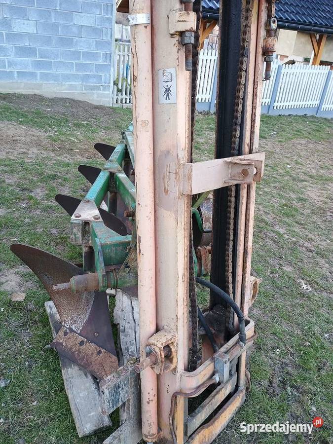 Maszyny rolnicze pług maszt Pińczów