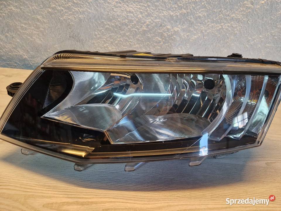 Lampa Skoda Oktawia III przed liftem Przednia osobowe Kwilcz