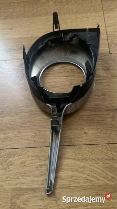 TOYOTA RAV IV 2022r RAMKA OPRAWKA HALOGENU LEWA Rok produkcji 2021 Sosnowiec