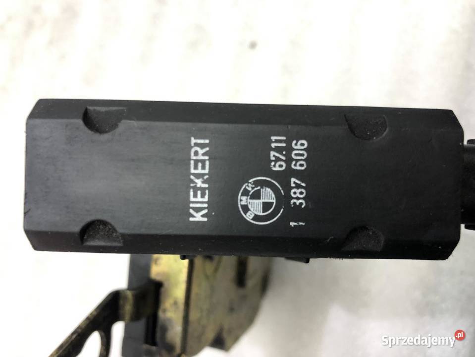 ZAMEK DRZWI PRAWY PRZÓD BMW SERIA 3 E46 1387606