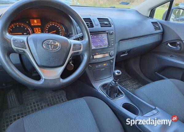 Toyota Avensis Toyota Avensis T27 BENZYNA Jelenia Góra