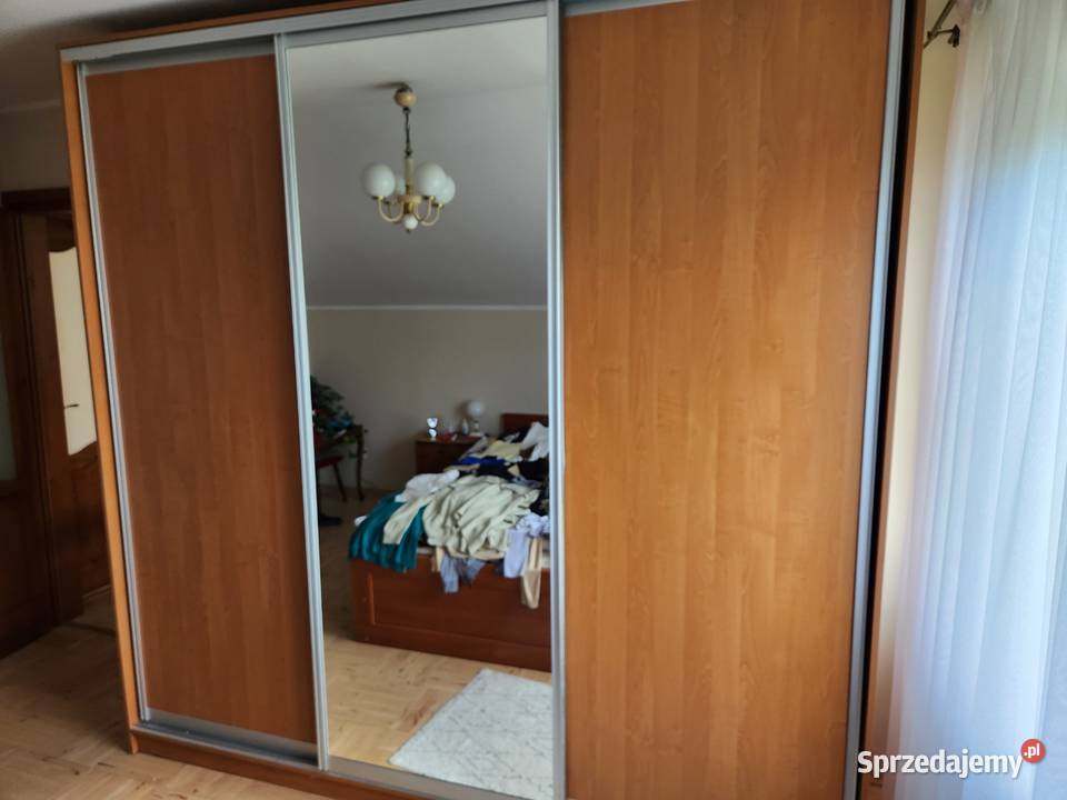 Sprzedam szafę trzydrzwiową z lustrem Gdynia