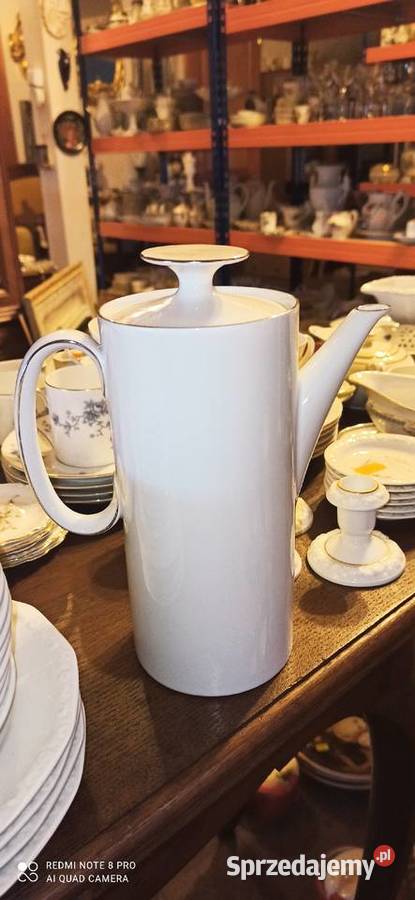 Biały porcelanowy dzbanek do kawy z linii Gdańsk