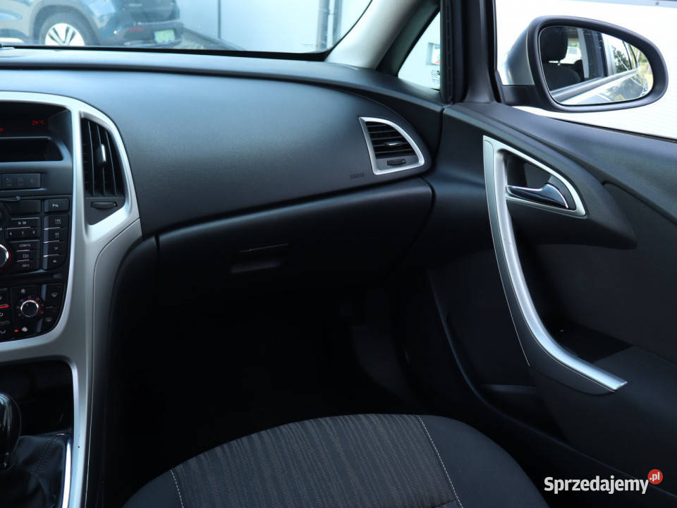 Opel Astra 17 CDTI światła przeciwmgielne Katowice sprzedam