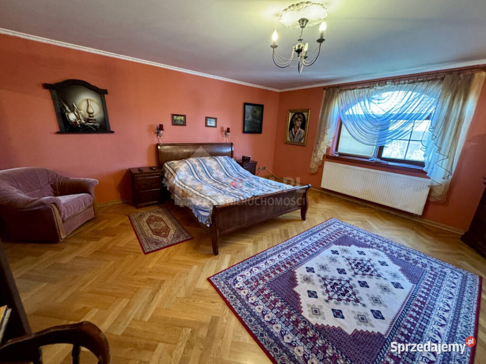 Przestronny dom 360 m z ogrodem Piękny ogród