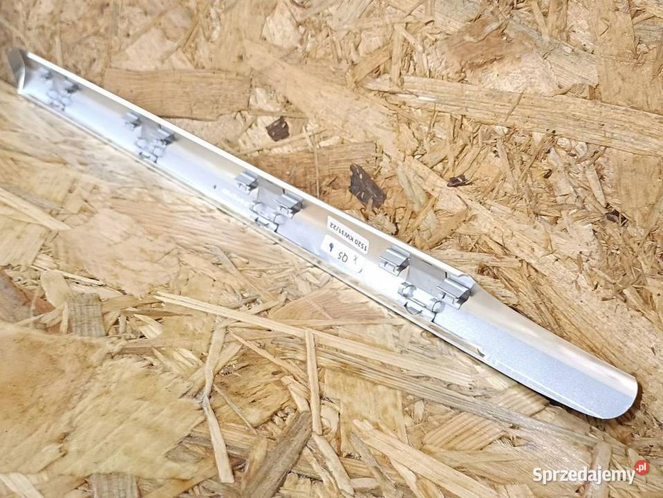 MERCEDES V295 W295 LISTWA SZYBY PRAWY TYŁ osobowe