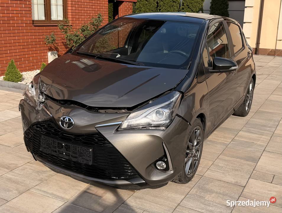 Toyota Yaris III 15 Selection 2019r 44163 Marki