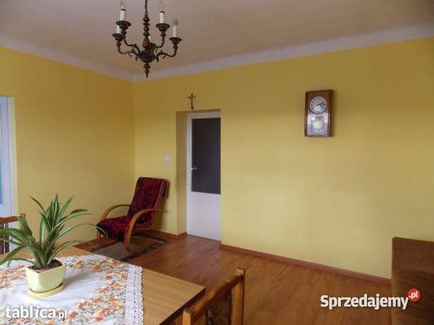 Siedlisko w Zagajewicach gm Osięciny Dom z zabu garaż