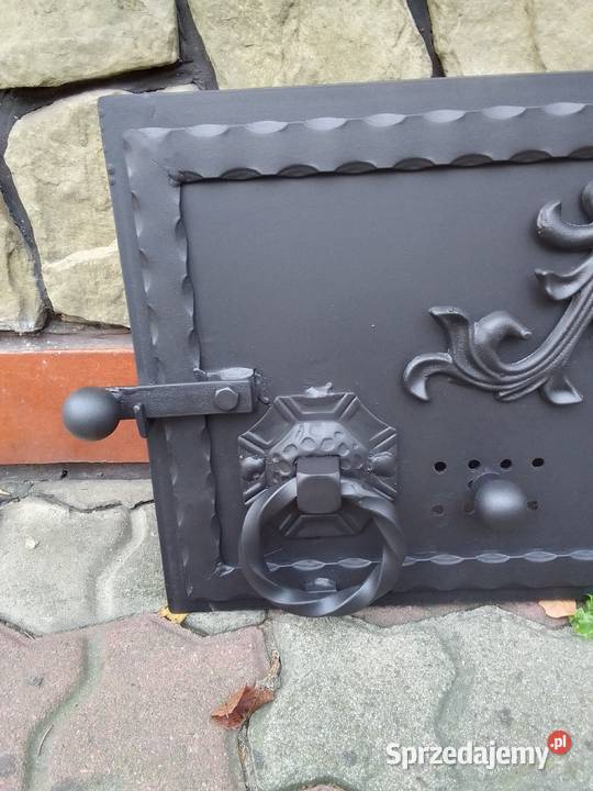 Drzwiczki do paleniska wędzarni ogrodowej