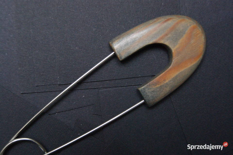 Szara agrafka drewno rękodzieło Łódź