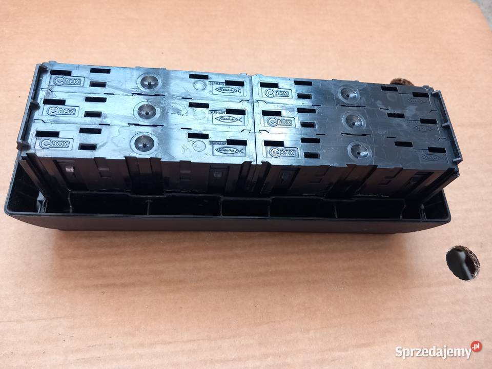 BMW e36 schowek na kasety e30 fischer Cbox osobowe Schowki, półki Brzozów