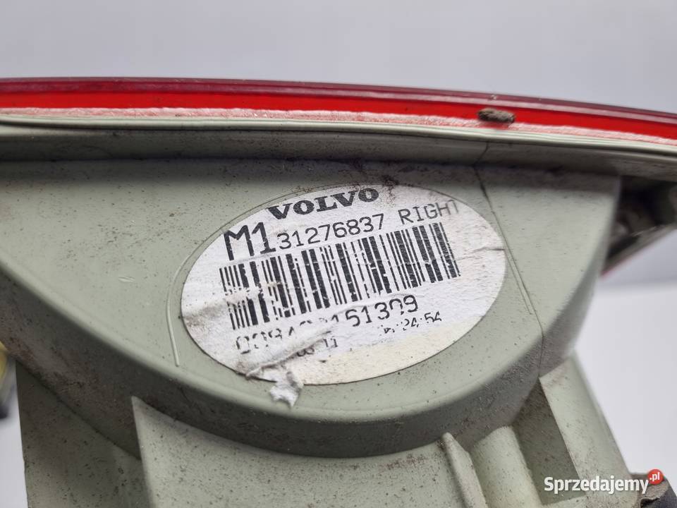 LAMPA PRAWA Volvo V70 III XC70 TYLNIA TYLNA Rudka