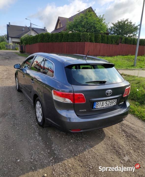 TOYOTA AVENSIS T27 III 18 benzyna 2009r 156 Białystok