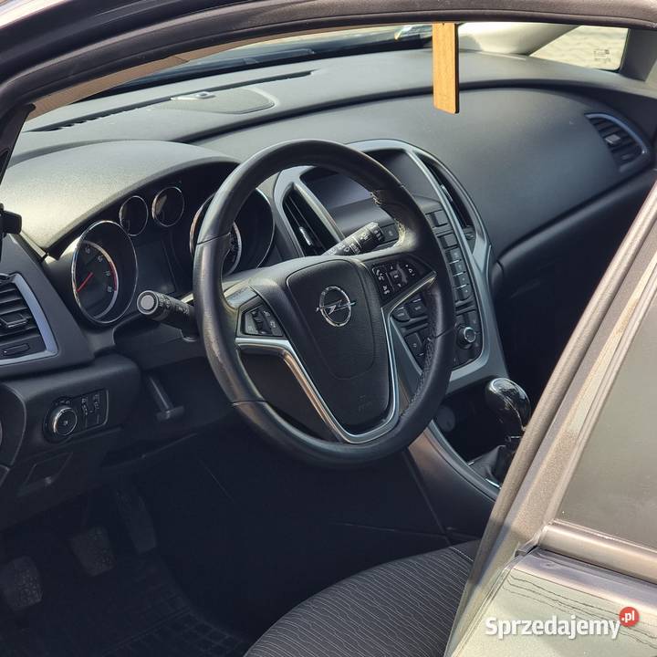 Opel astra J Tourer Enjoy produkcji 2014 LPG