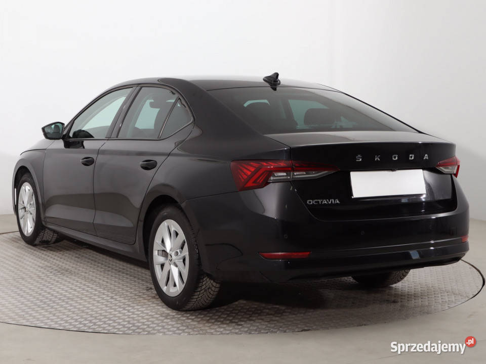 Skoda Octavia 15 TSI bluetooth