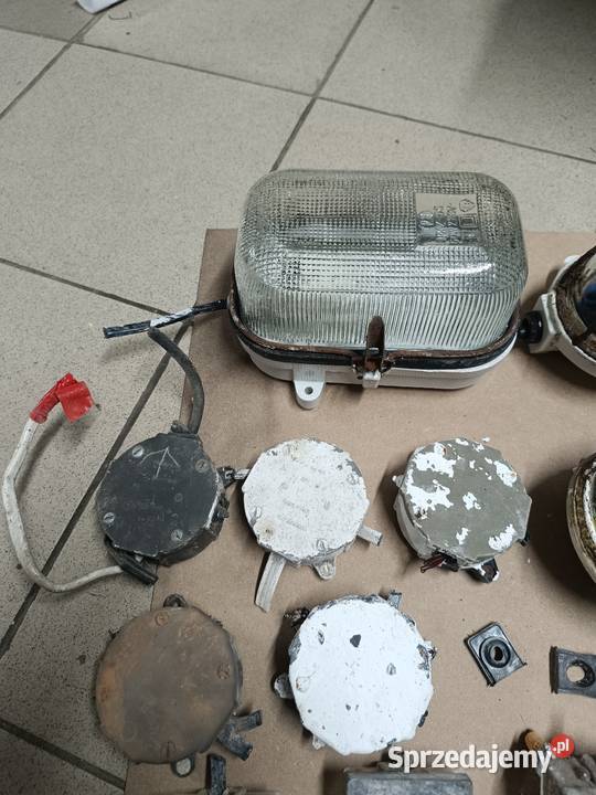 Zabytkowe lampy gospodarcze puszki gniazdka Antyki