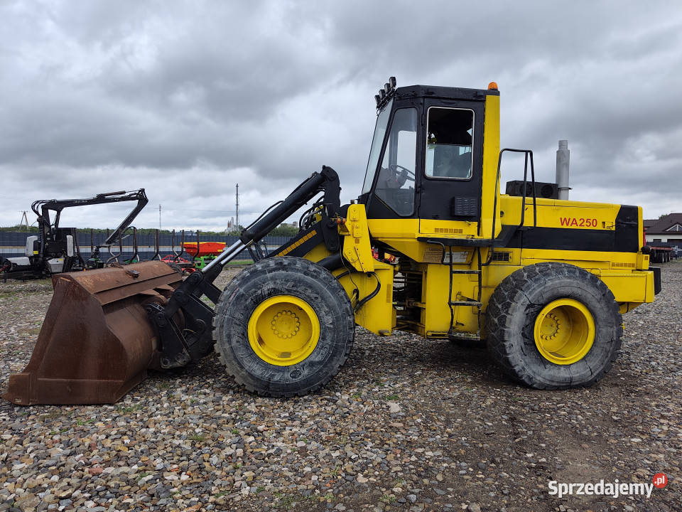 Ładowarka kołowa KOMATSU WA2501 130 1987r 24298h Twardosławice