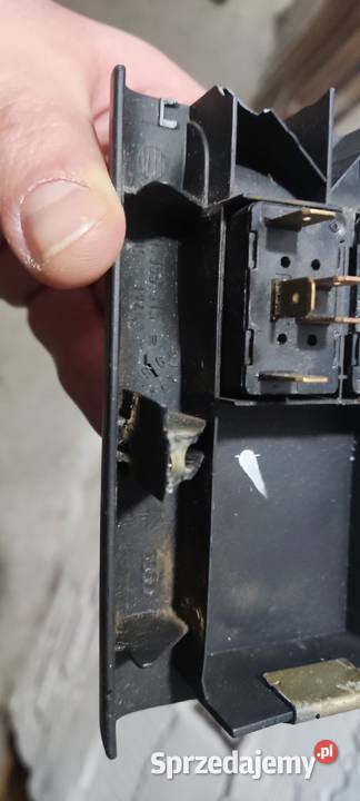 Panel przycisków otwierania szyb Audi A4 b5 1900cm3 Gniezno sprzedam