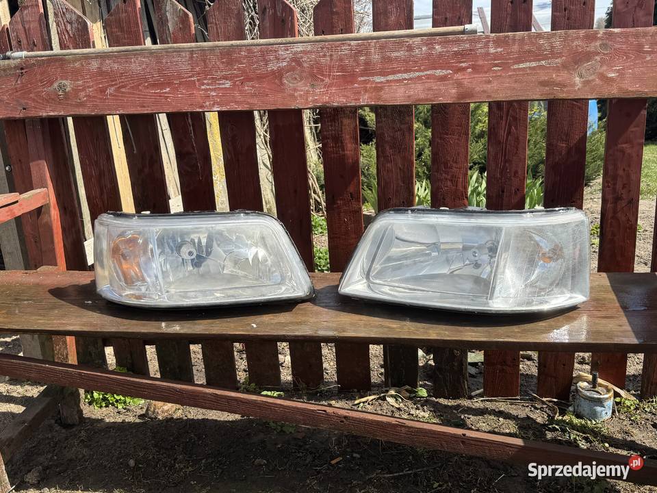 Sprzedam Reflektory lampy do VW T5 stan idealny mazowieckie Piączyn