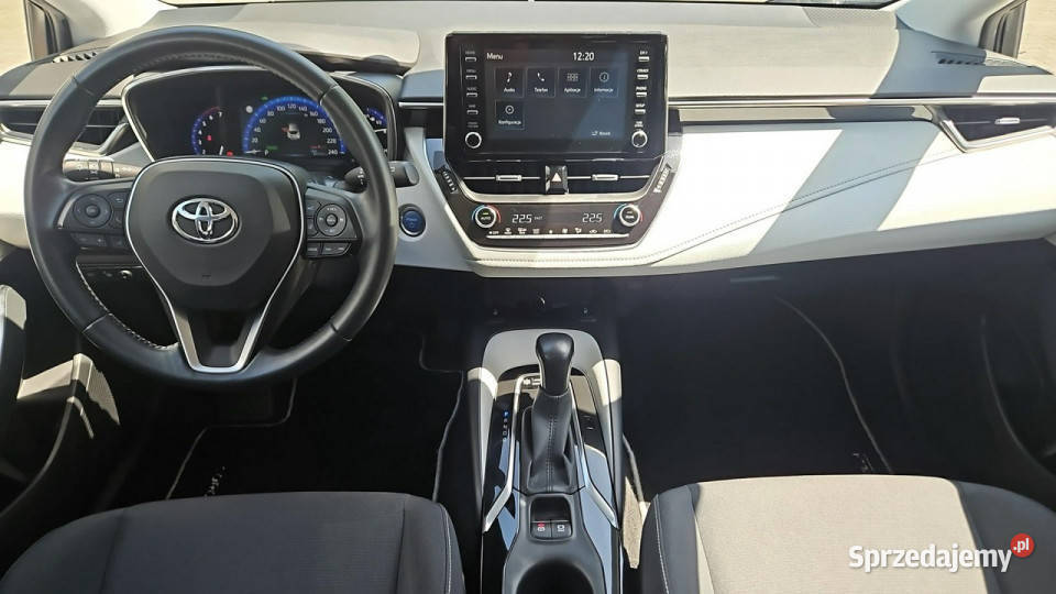 Toyota Corolla 18 HSD COMFORT TECH salon Polska Warszawa
