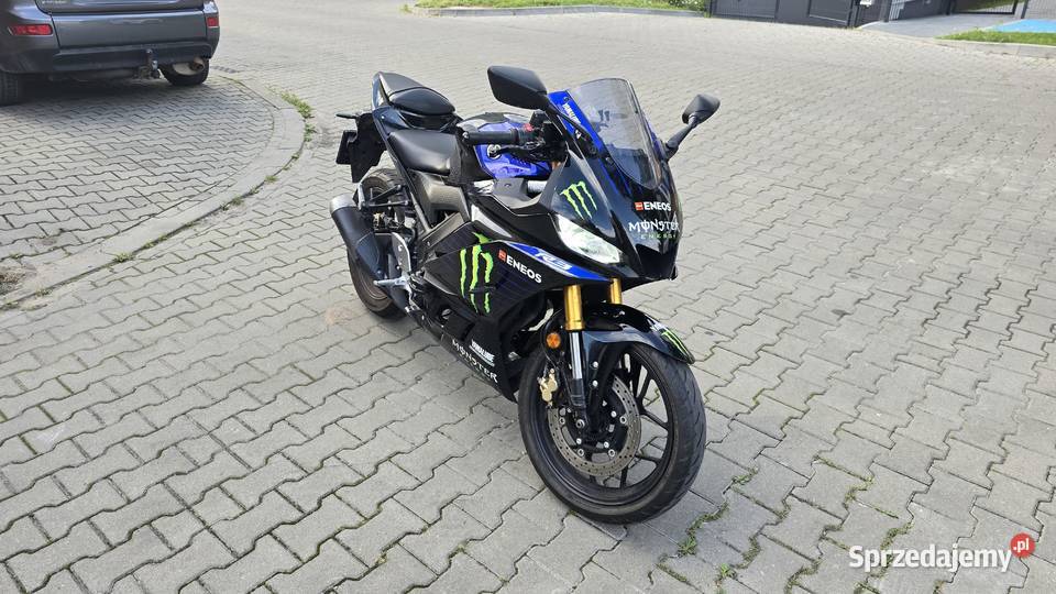 Yamaha R3