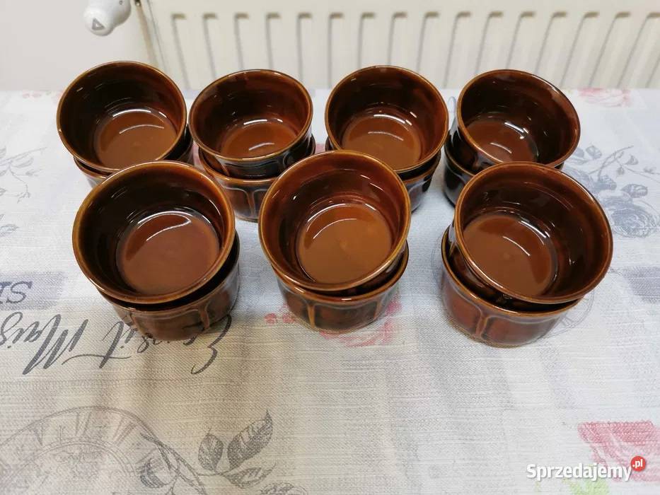 Salaterki z porcelitu PRL do deserów przystawek sprzedam