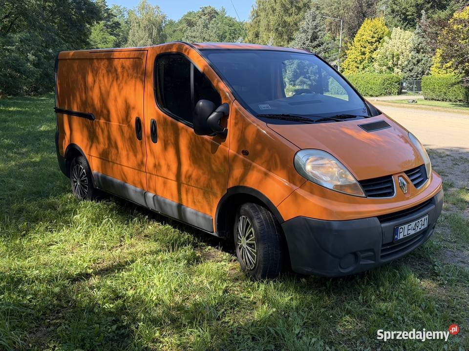 Renault trafic 20 dci Samochody osobowe Brenno