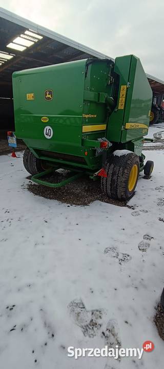 Prasa rolująca JOHN DEERE 623 Przyrów