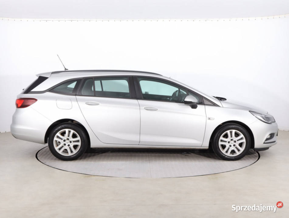 Opel Astra 14 T światła LED Astra Piaseczno