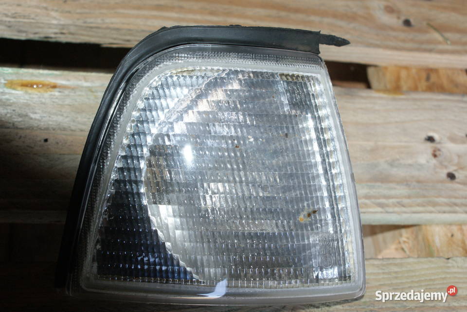 KIERUNKOWSKAZ AUDI 80 9196 PRAWY BIAŁY Pozostałe Białobrzegi