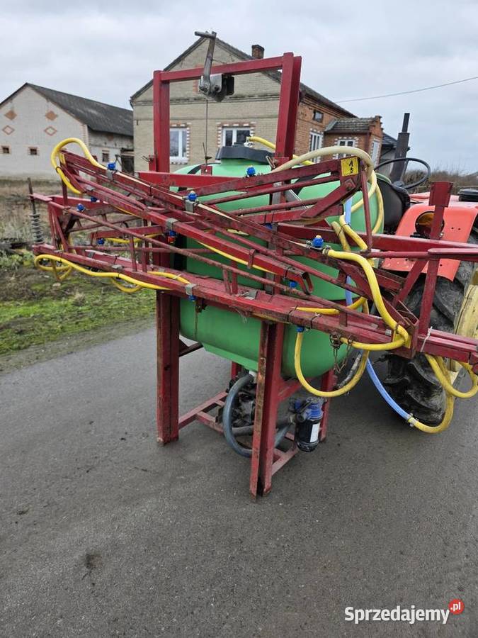 Opryskiwacz zawieszany 400L ramiona 12m Sandomierz