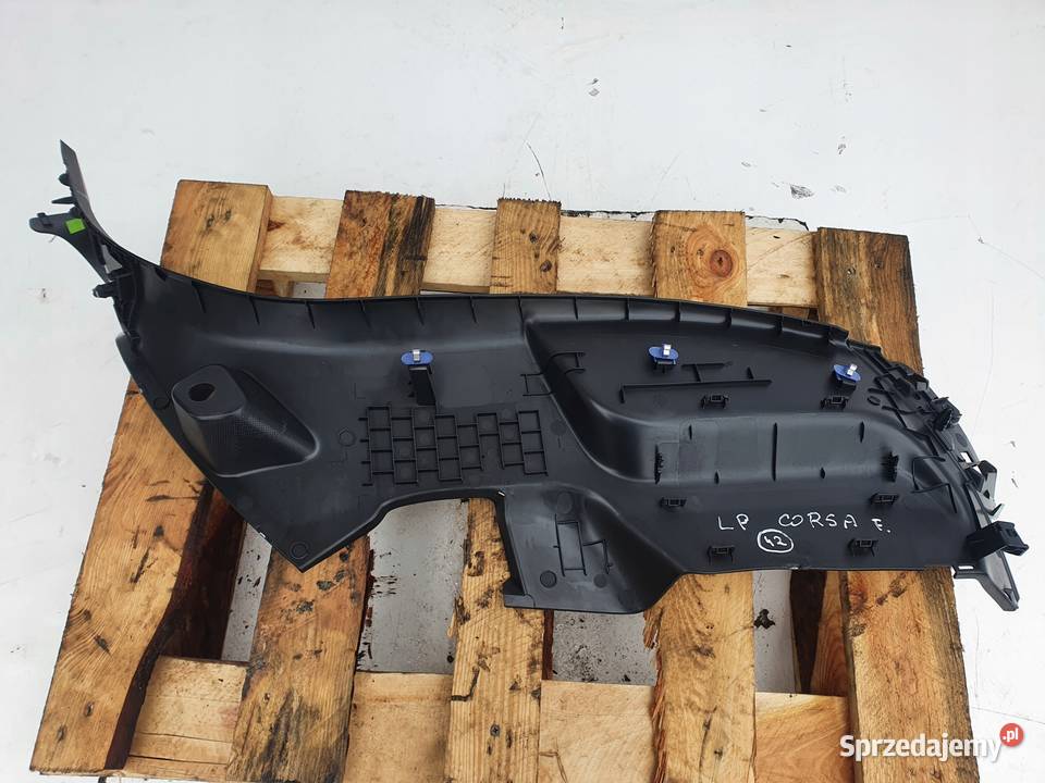 Opel Corsa F LEWA TYLNA OSŁONA SŁUPKA tył Pozostałe