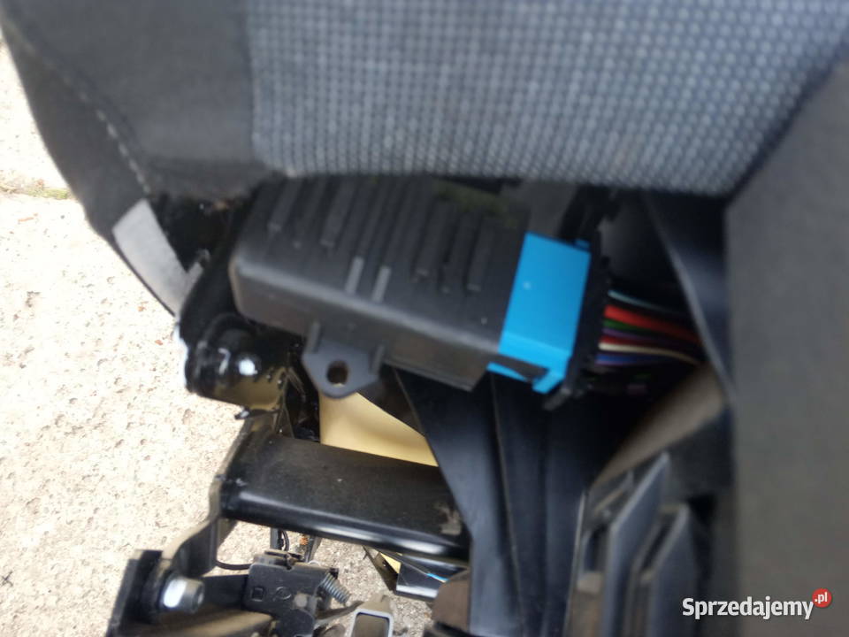 VW GOLF VI PLUS FOTEL KIEROWCY PODGRZEWANY osobowe Kobylnica