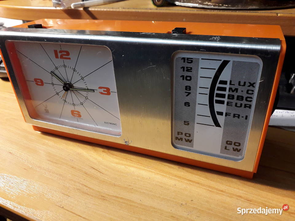Zegar vintage z radiem mazowieckie