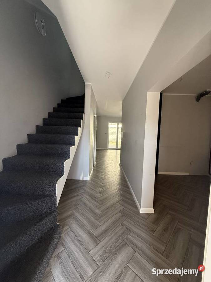 Sprzedam segment 101 m2 poddasze 49 m2 z Słupno