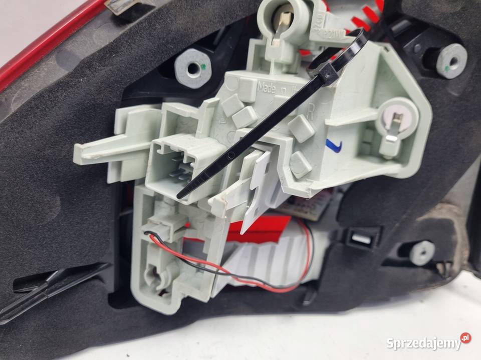 LAMPA PRAWA Volvo S60 II 1013r TYLNIA TYLNA Rudka