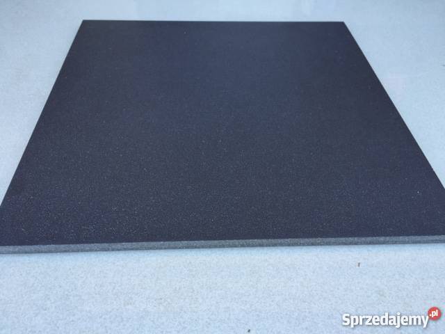 Czarny gładki gres 60x60 BARWIONY W MASIE