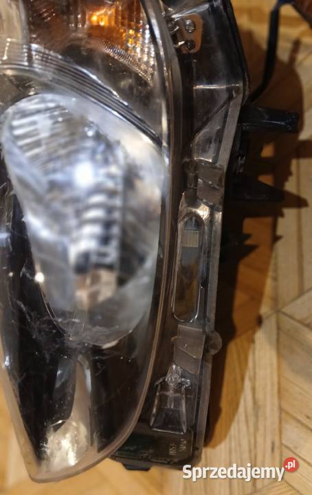 Mazda 2 lewa lampa przednia