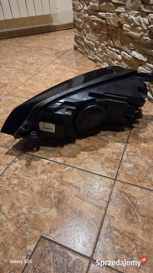 Reflektory lampy przednie Golf VII 7 GTI
USA