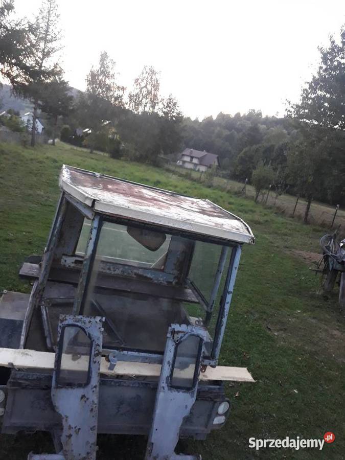 Kabina rurkowa c 330 Konina