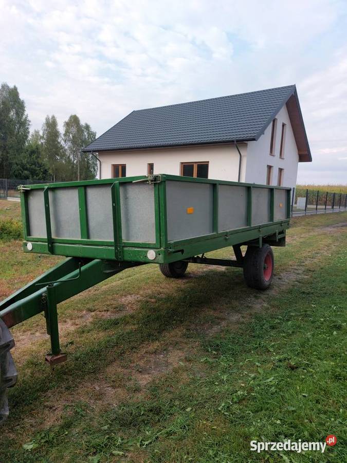 Przyczepa z rozrzutnika Jakubówka
