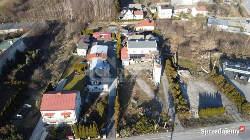 Budynek handlowousługowomieszkalny w Stopnicy dojazd asfaltowy Stopnica