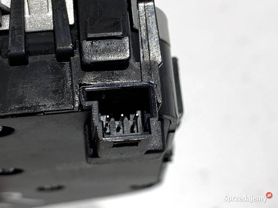 PRZEŁĄCZNIK FOTELA PRAWY MERCEDES CLS