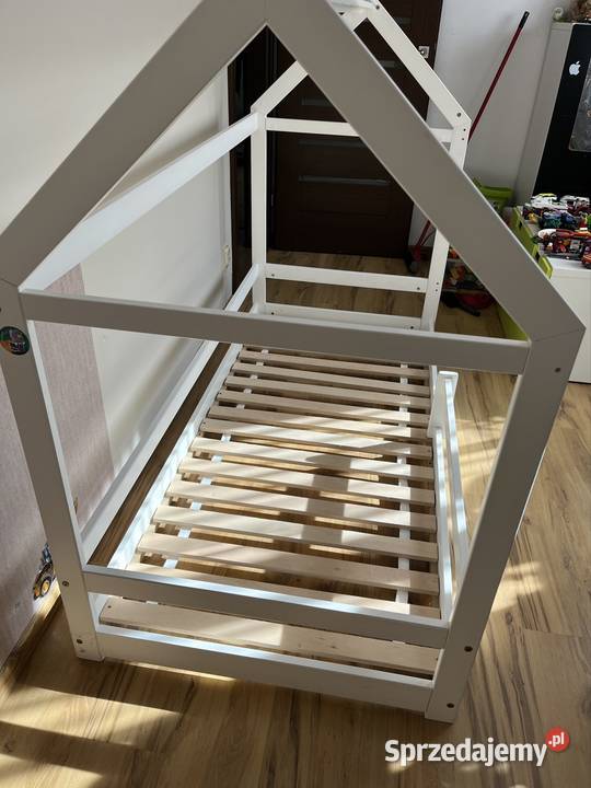 Łużko dziecięce domek z materacem 180x80 sprzedam