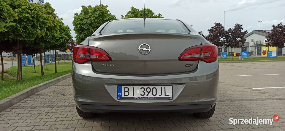 Opel Astra sedan 16 salon polska skóry komputer pokładowy podlaskie Białystok sprzedam