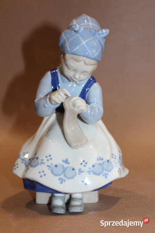 Figurka kobiety robiącej na drutach Lippelsdorf Szczecin