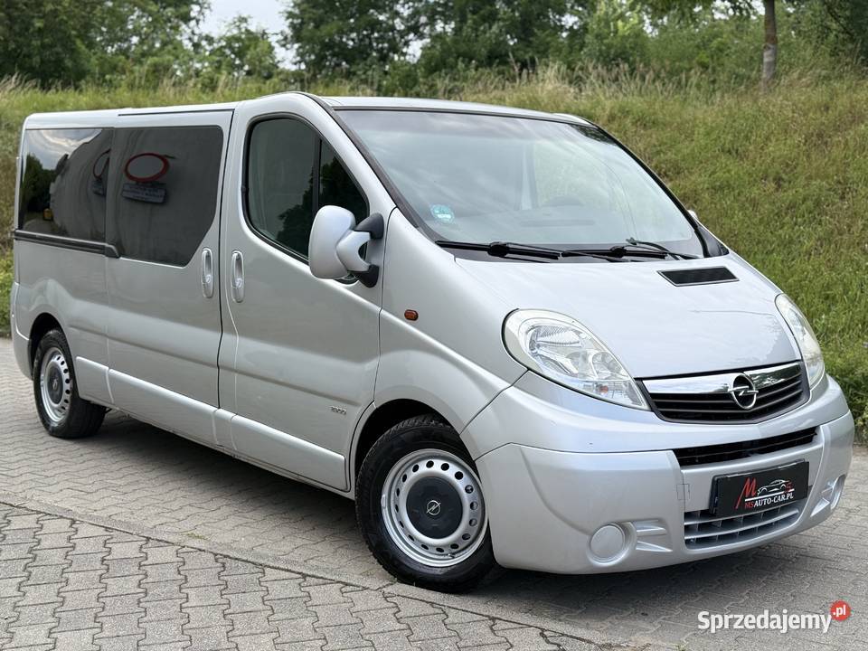 Opel Vivaro 2008 9osobowy Klima Hak Czujniki