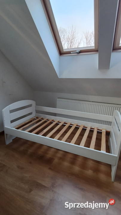 2 Łóżka dziecięce 160x80 drewniane materace Kielnarowa sprzedam