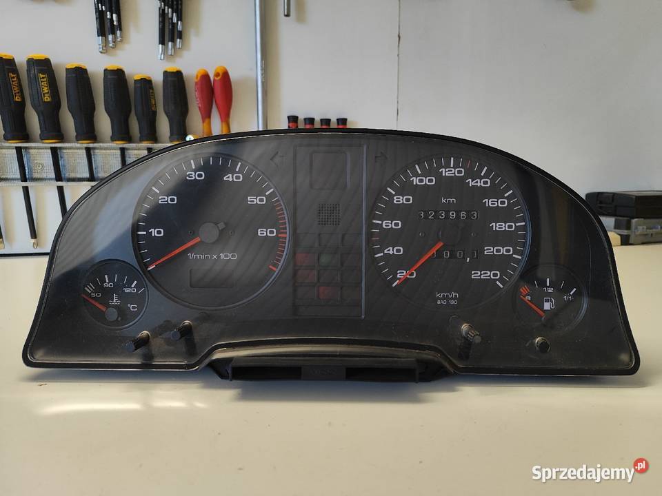 Licznik VDO Audi 80 19 TDI 323 osobowe Lututów